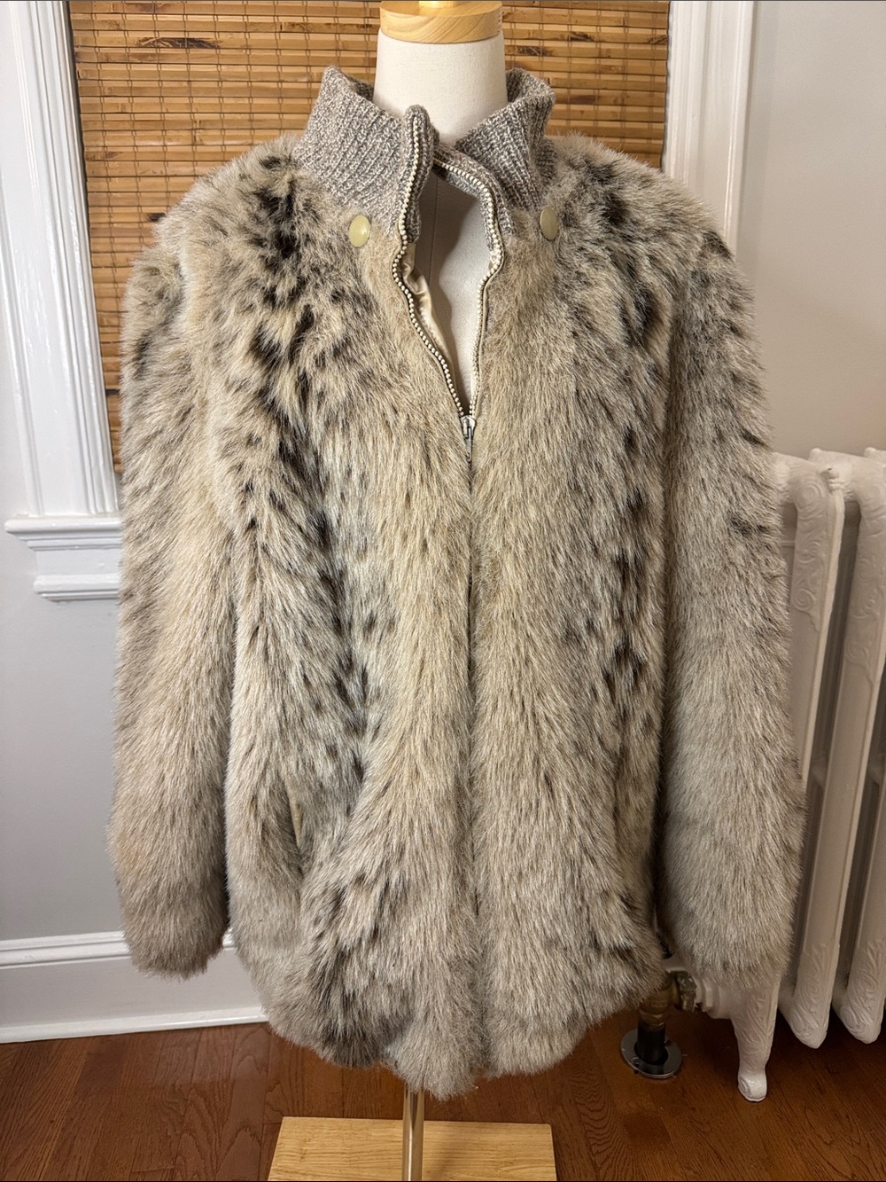 Faux Fur Zip-Front Women's Jacket in Light Beige
